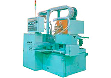 Automated horizontal type hardening machine for shafts